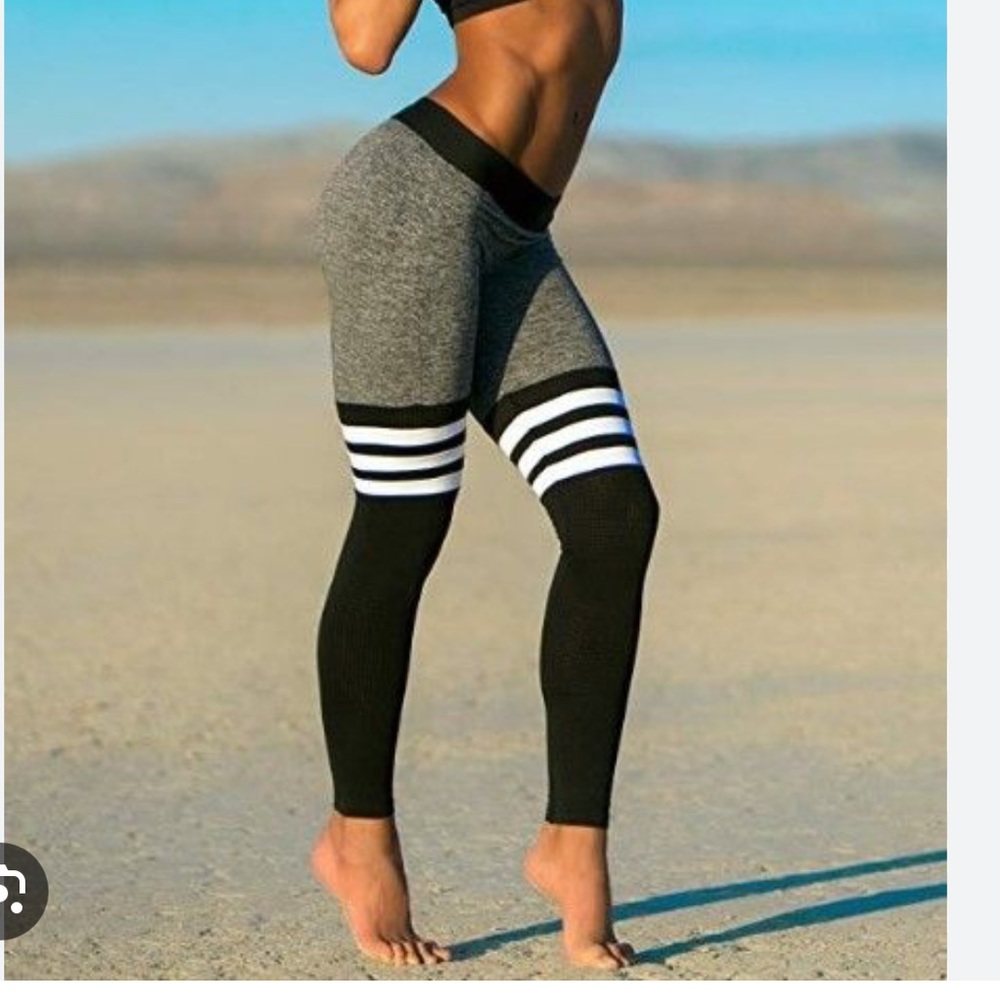 Thighhigh Bombshell leggings!